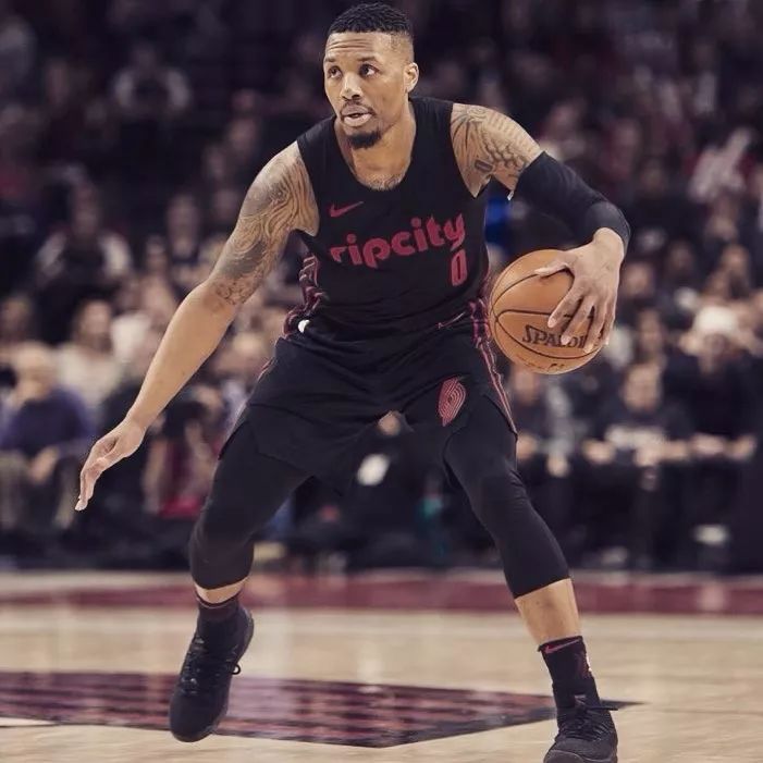 在一场充满 在一场充满