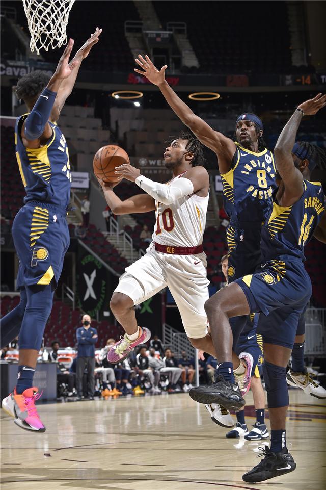 各国争相举 各国争相举