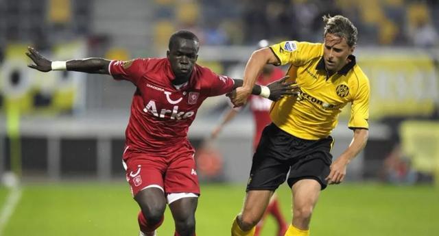 被多次撕裂 被多次撕裂